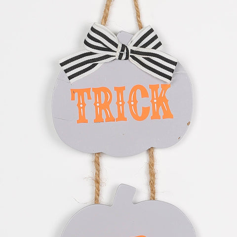 4.125*0.125*12.5'' Halloween Trick Or Treat Wall Hanger Décor