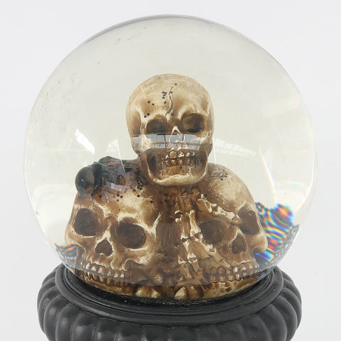 4.7*8.25'' Skull Resin Water Ball Décor