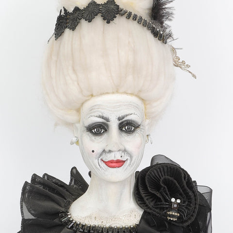 10.25*9.5*19.0''The Ghost Bride Head W/Gold Base Décor