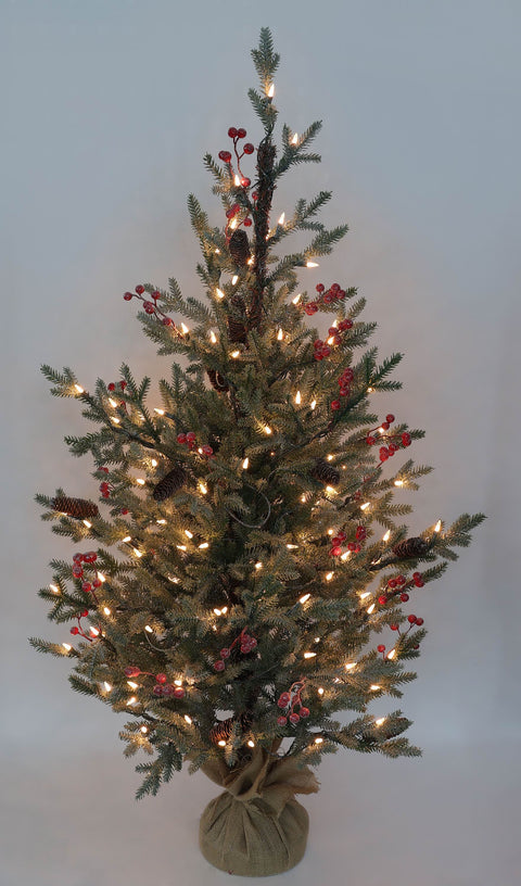 4.5 Ft 150 Lights Burlap Based Christmas Tree With Berry