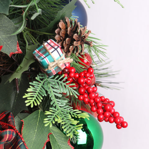 10IN GIFT PINECONE W/RED BERRIES PICK