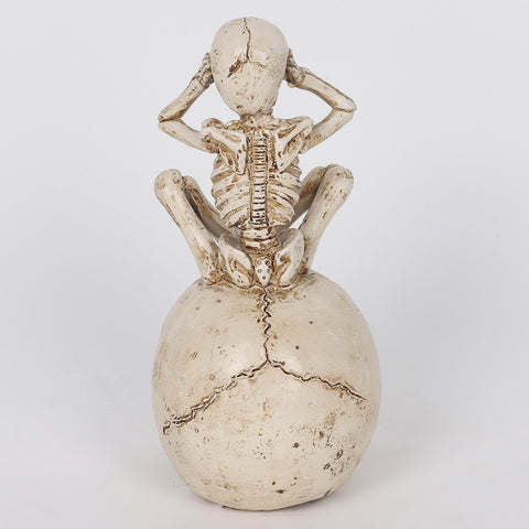 3.0*3.5*6.75'' Resin Covering Ears Ghost Sitting On Skull Décor W/Lite