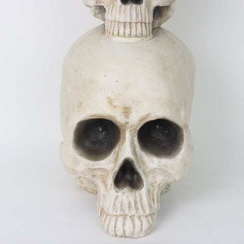 13.0*9.5*30.5'' Resin Stacked Skulls W/Lite Décor
