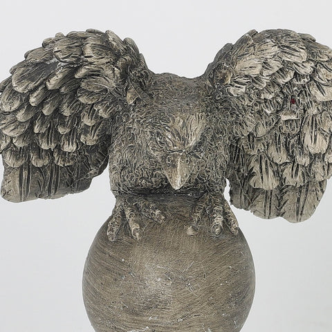 3.5*2*5.5''A Eagle With Opening Wings Resin Décor