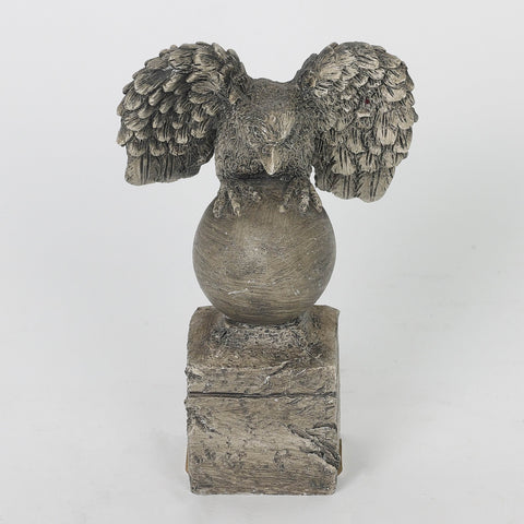 3.5*2*5.5''A Eagle With Opening Wings Resin Décor