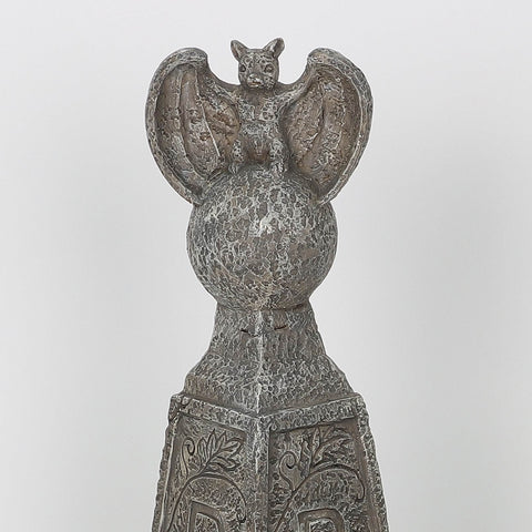 6.75*6.75*24.25''Rip Tombstone Décor