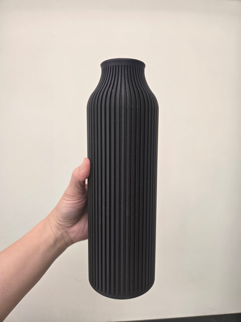 Stria Vase (L) - Black