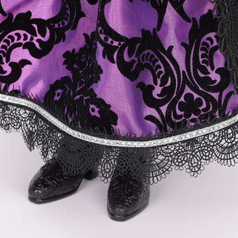9*6*18'' PURPLE/BLACK STANDING WITCH DÉCOR