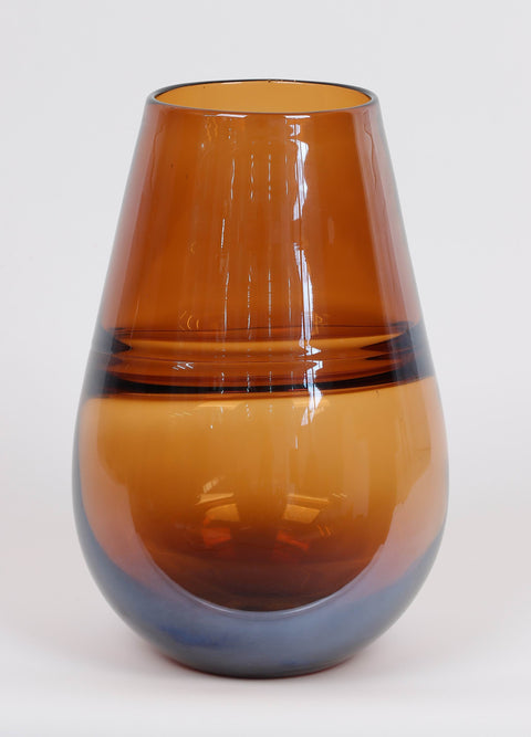 Vase en verre ambré clair de 7,5 x 10,625 po H