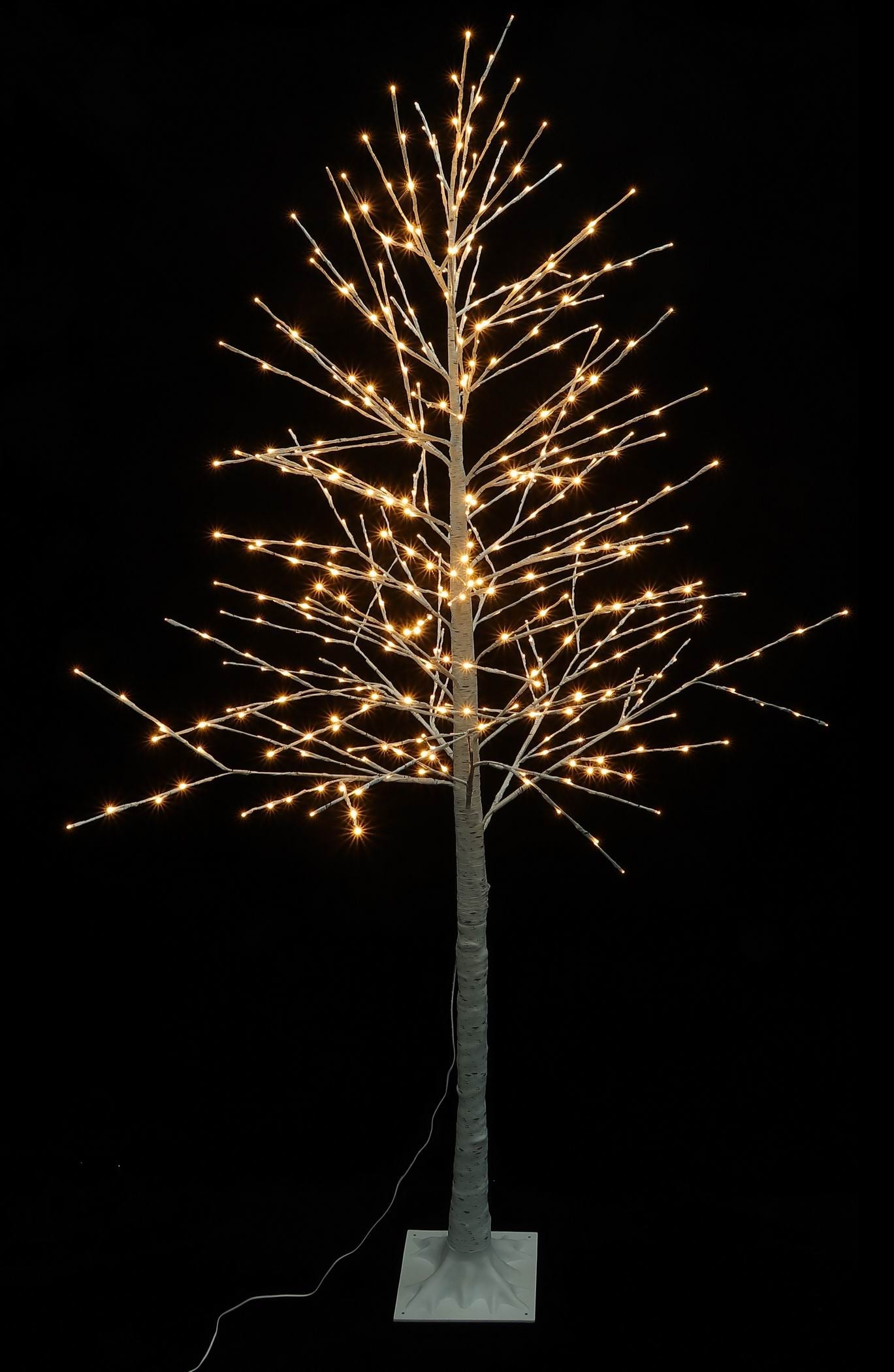 シラカバの木 LED 512球7.5&#39; H Birch Tree with シラカバの木 LED 512球 | Costco Japan