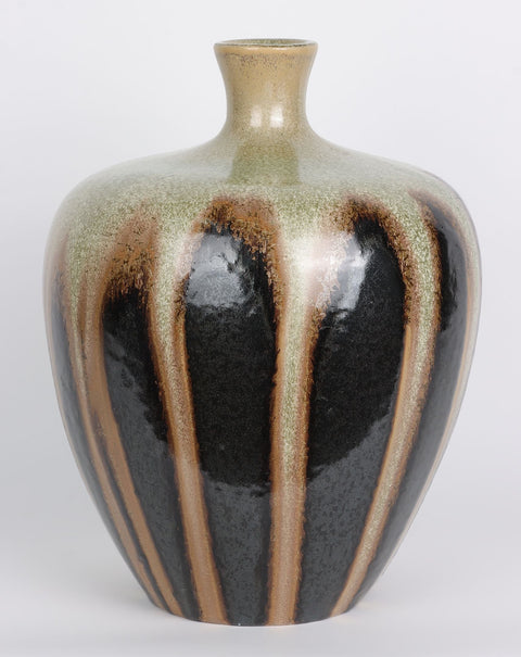 9''X9''X12''
Floral Vase Décor