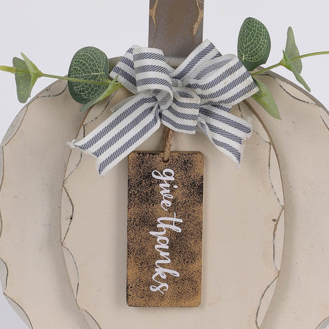 9.75IN FALL PUMPKIN W/GIVE THANKS SIGN DÉCOR
