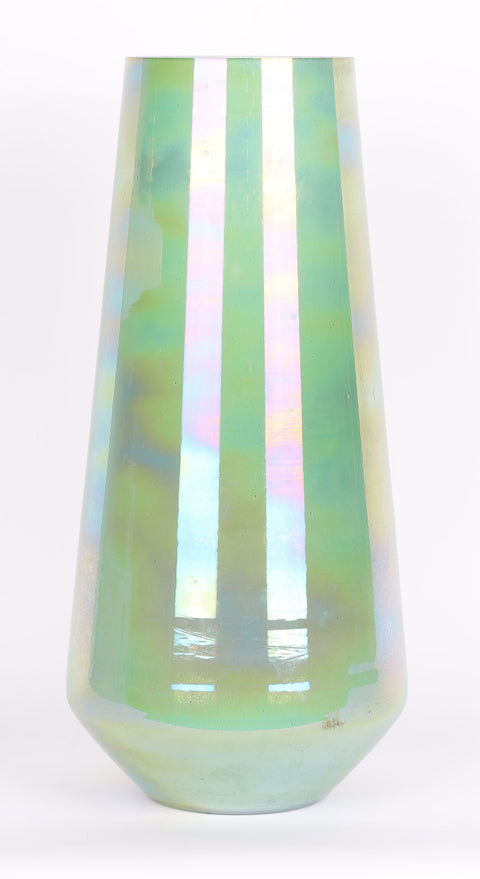 7.25X7.25X16"
Vase en verre coloré