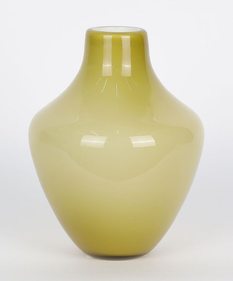 5.5''x5.5''x7.75'' Vase décor