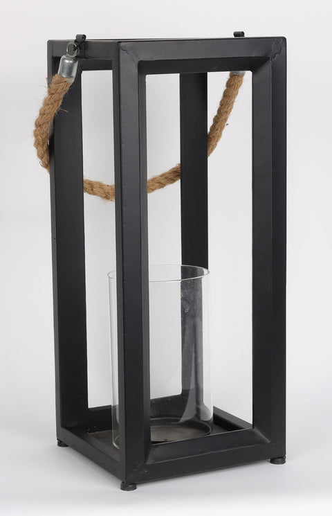 6.75''X6.75''X16''
Lantern Décor